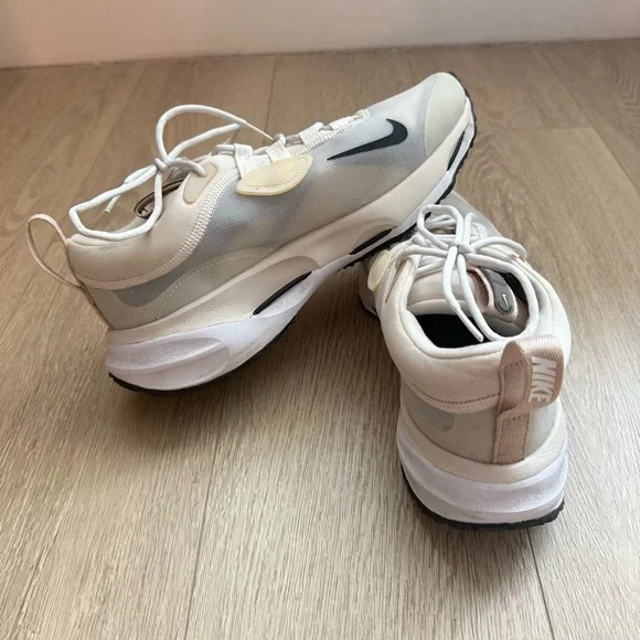 Nike Spark Women's Sneakers LIKE NEW - Picture 4 of 9